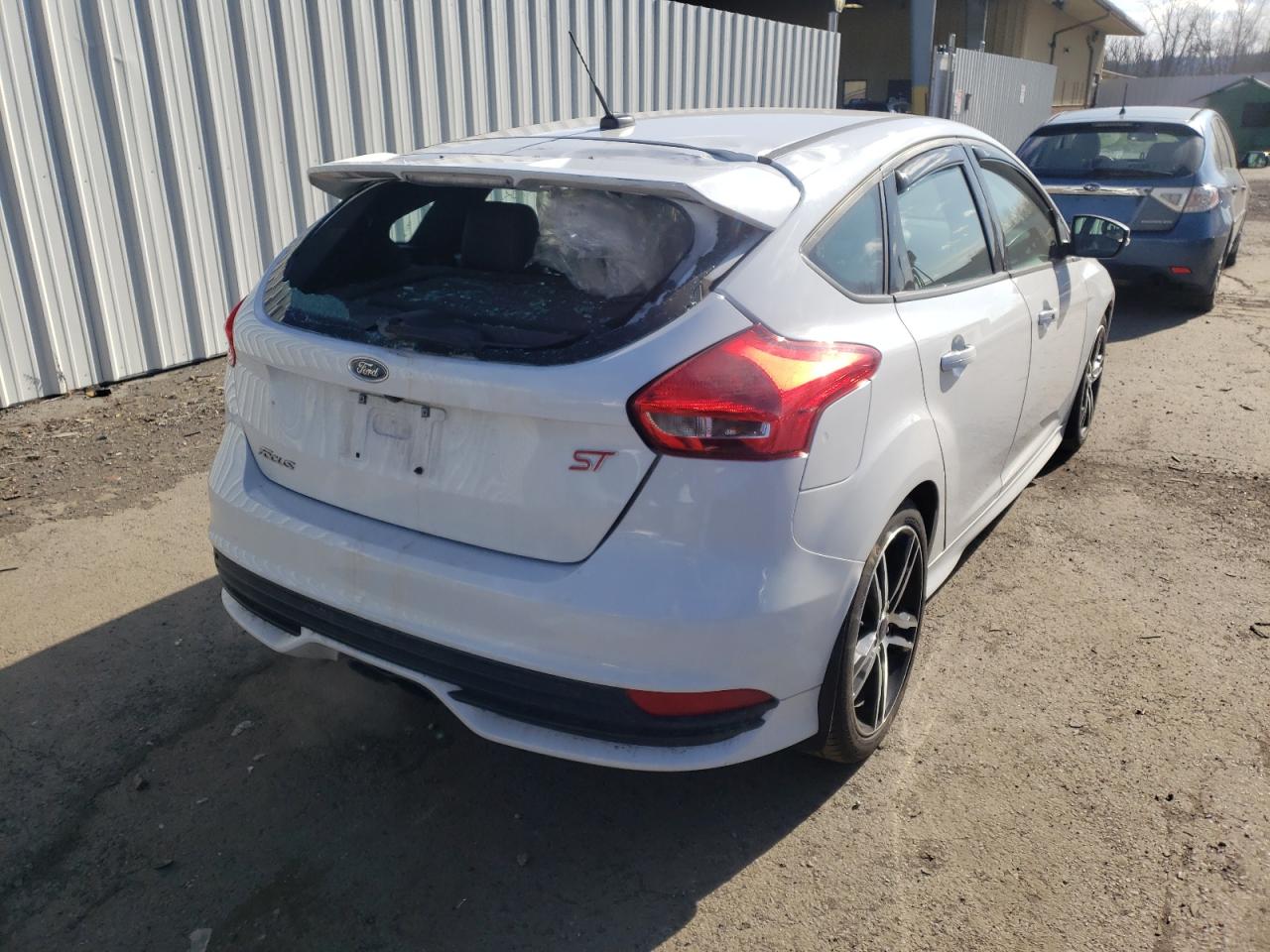 Photo 4 from auction – 2016 FORD FOCUS ST with VIN 1FADP3L96GL354337