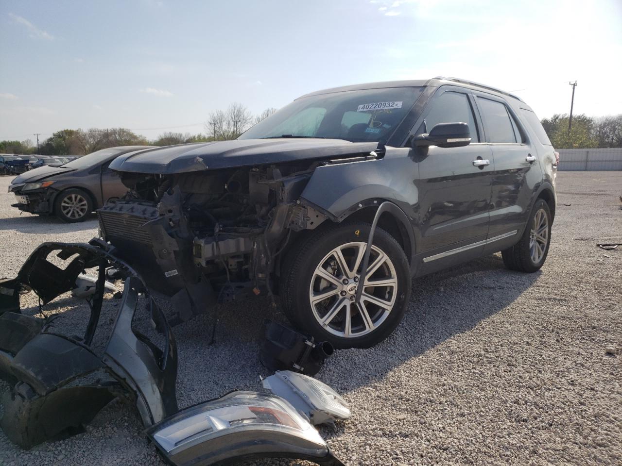 Photo 2 from auction – 2017 FORD EXPLORER L with VIN 1FM5K7FH7HGA80711