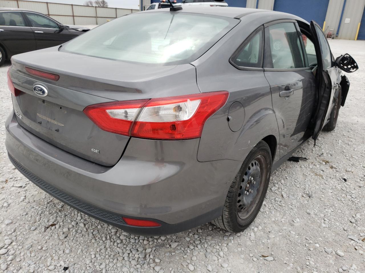 Foto 4 de la subasta – 2012 FORD FOCUS SE con VIN 1FAHP3F21CL172457