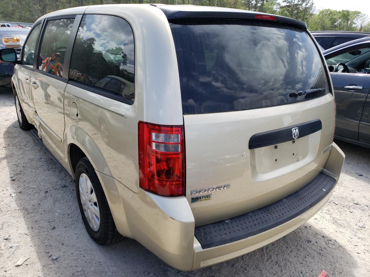 Photo 3 from auction – 2010 DODGE GRAND CARA with VIN 2D4RN4DE3AR477618