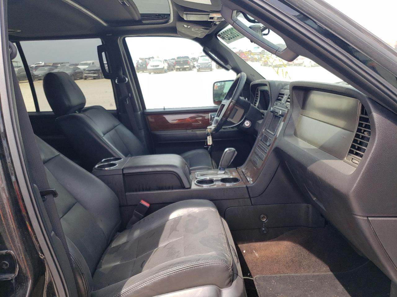 Photo 5 from auction – 2013 LINCOLN NAVIGATOR with VIN 5LMJJ2J5XDEL03375