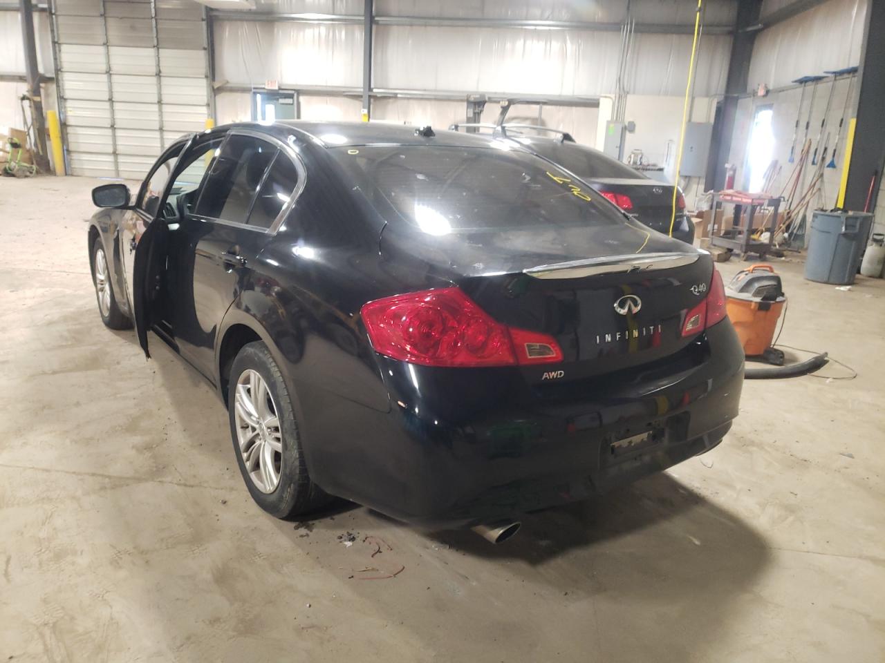 Photo 3 from auction – 2015 INFINITI Q40 with VIN JN1CV6AR4FM521273