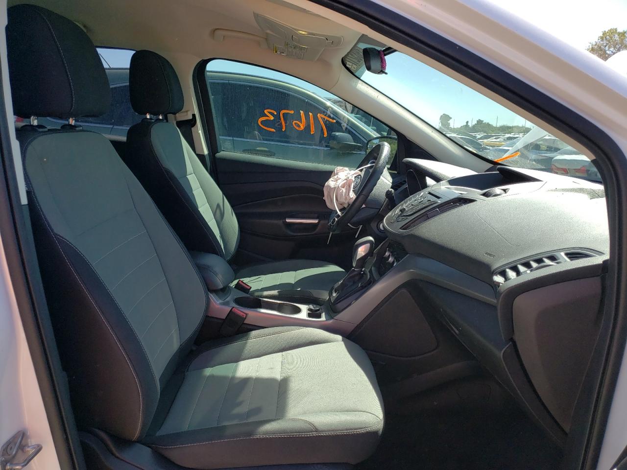 Photo 5 from auction – 2016 FORD ESCAPE SE with VIN 1FMCU0G70GUB11716