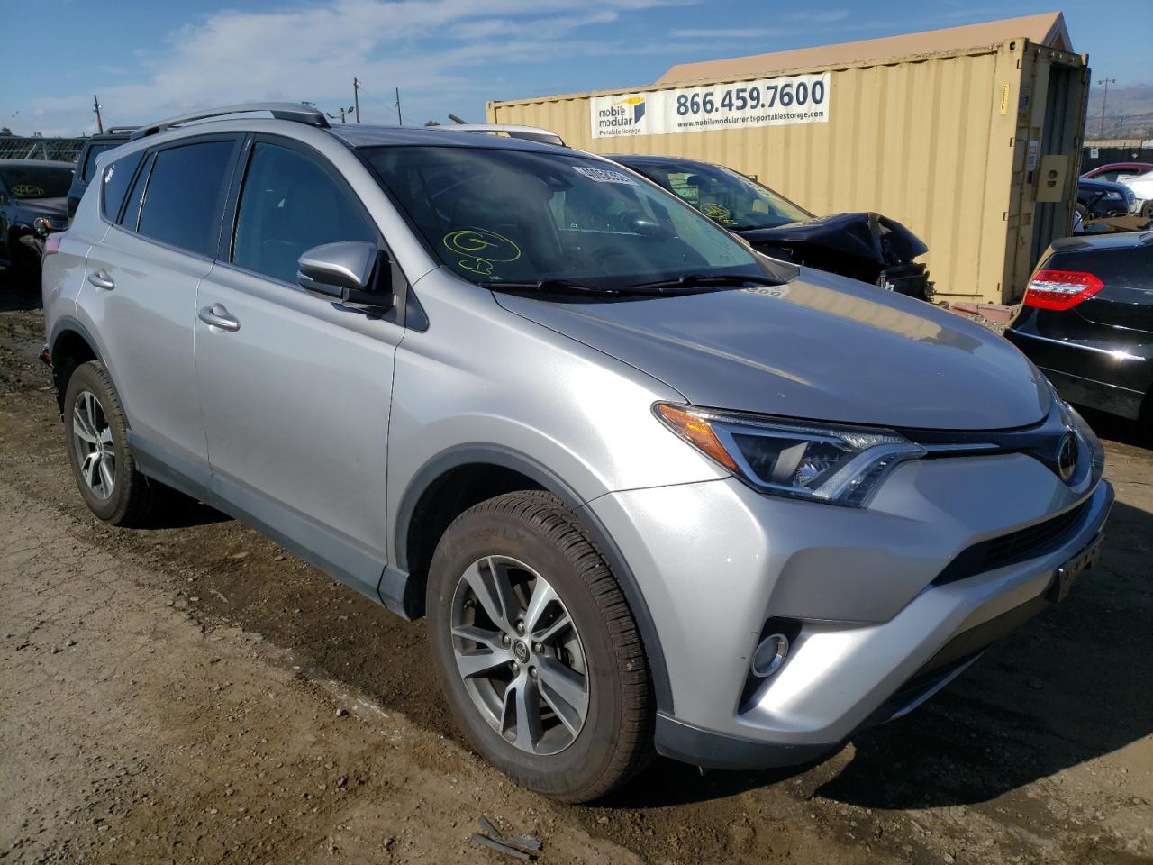 TOYOTA RAV4 XLE 2017 with VIN 2T3WFREV4HW373504 - Photo from auction