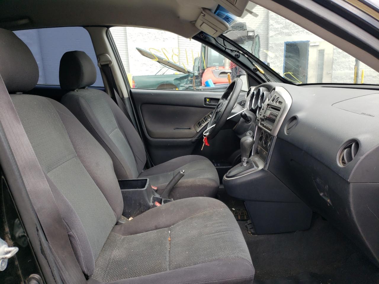 Photo 5 from auction – 2003 TOYOTA MATRIX with VIN 2T1KR32E13C102653