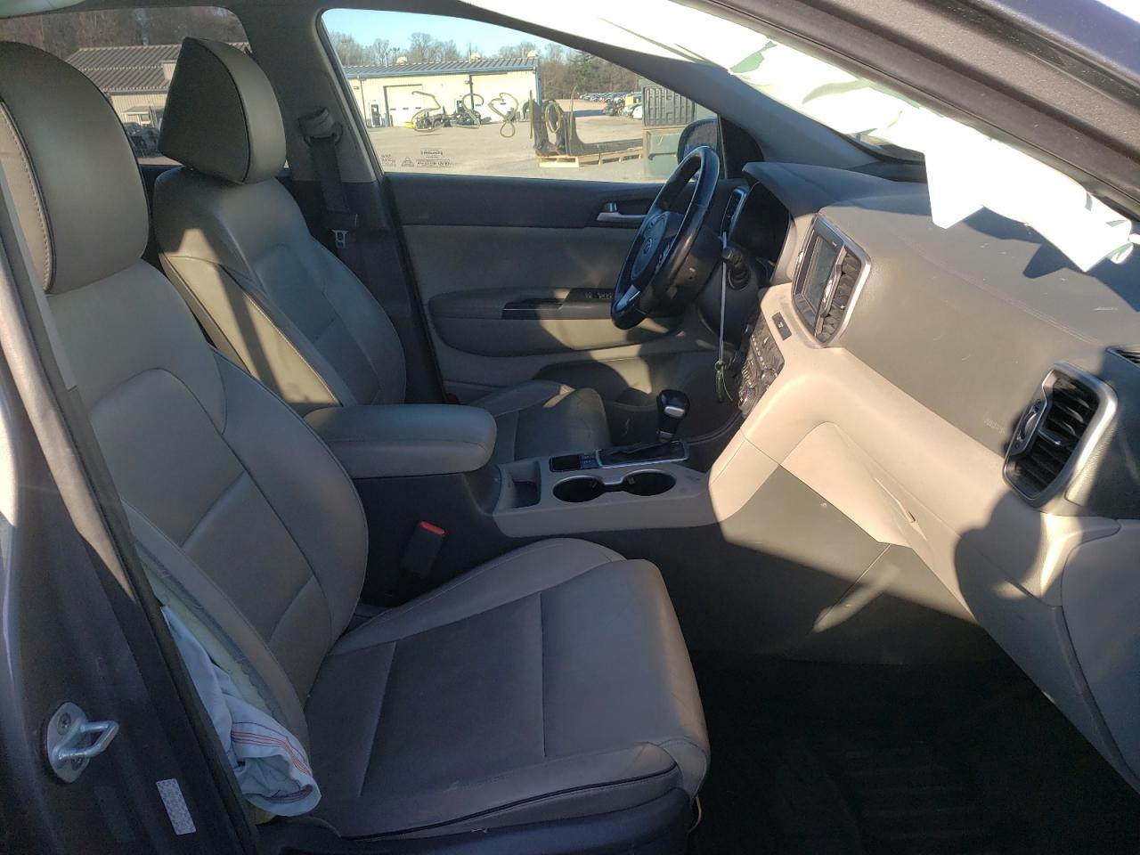 Фото 5 с аукциона – 2017 KIA SPORTAGE E с VIN KNDPNCAC7H7175455