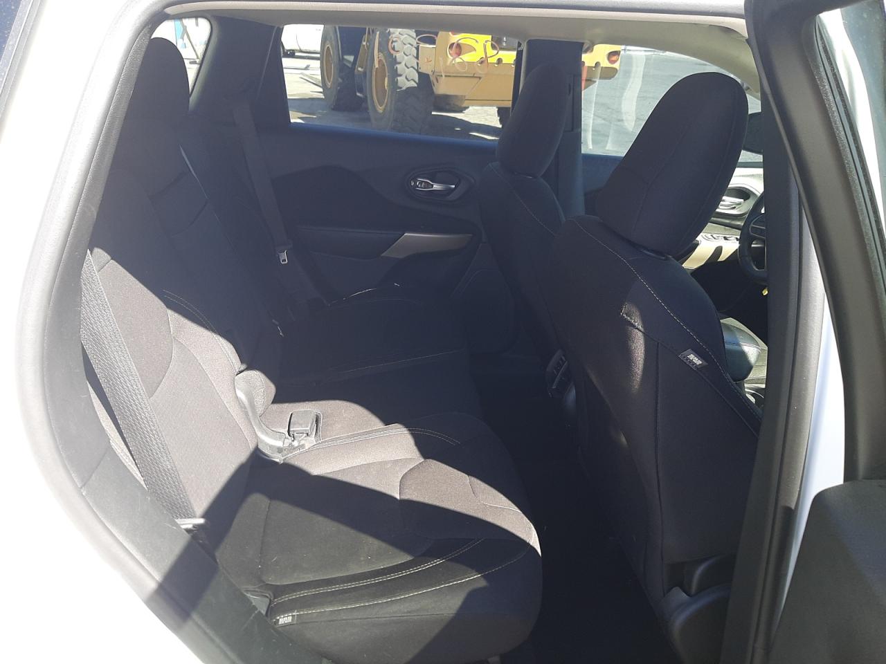 Photo 6 from auction – 2017 JEEP CHEROKEE L with VIN 1C4PJLCB6HD221584