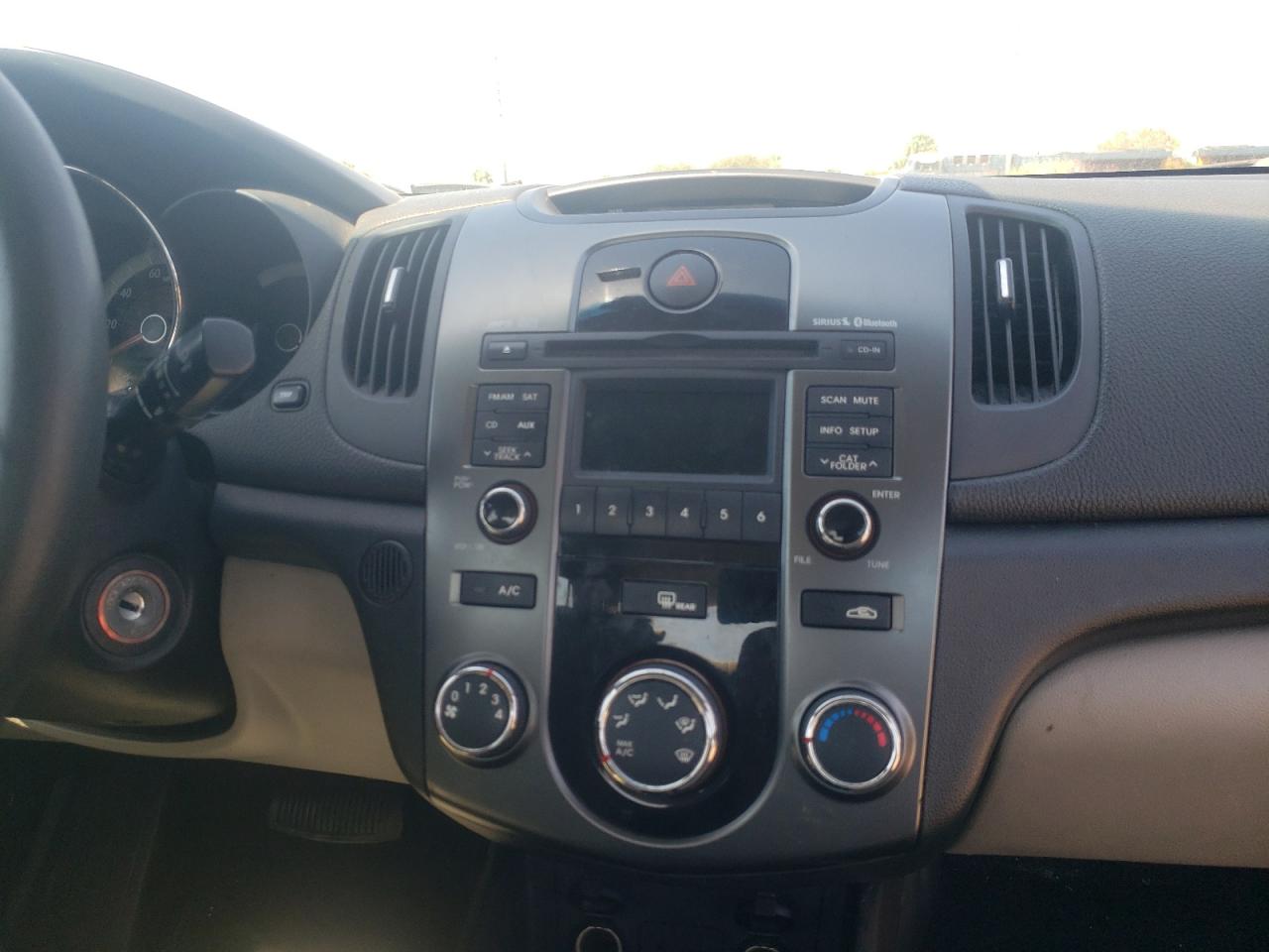 Photo 9 from auction – 2013 KIA FORTE EX with VIN KNAFU4A24D5665883