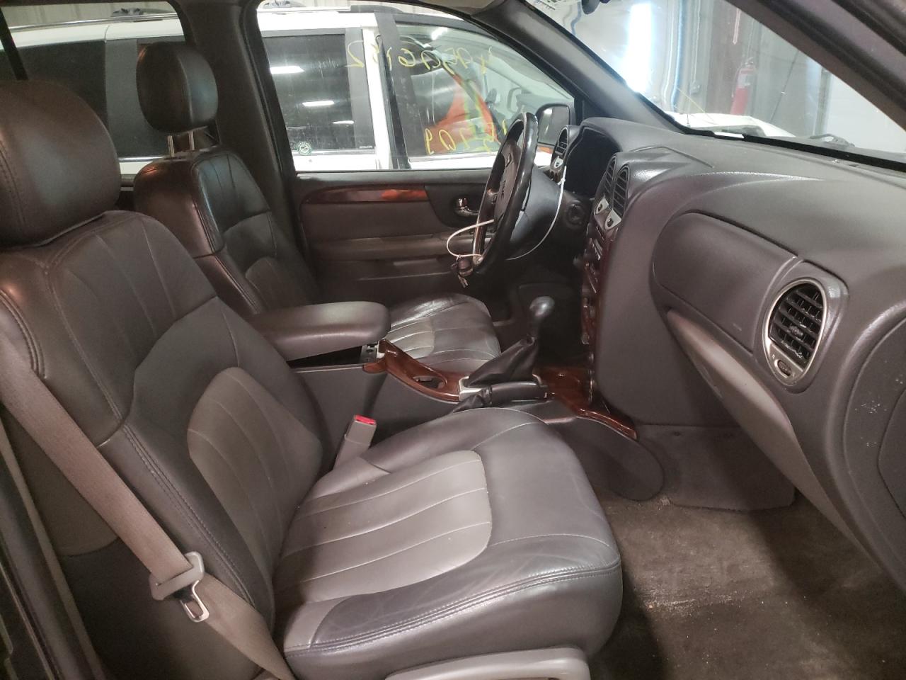 Photo 5 from auction – 2004 GMC ENVOY with VIN 1GKDT13S542393519