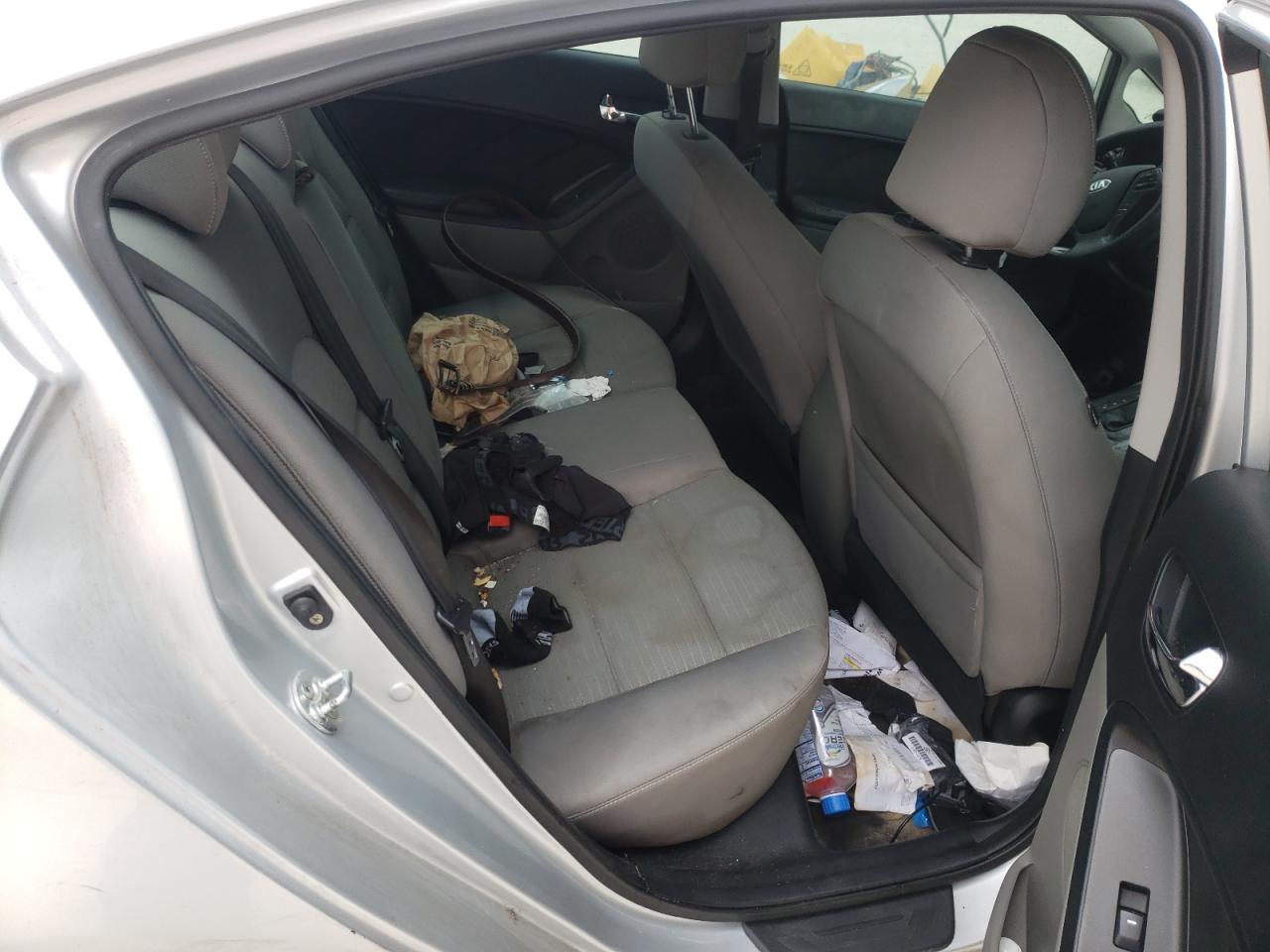 Photo 6 from auction – 2015 KIA FORTE LX with VIN KNAFX4A67F5356728