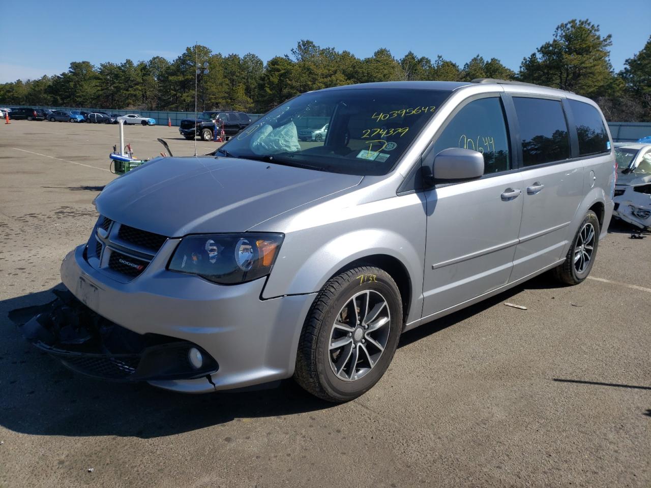 Фото 2 с аукциона – 2016 DODGE GRAND CARA с VIN 2C4RDGEG1GR274379