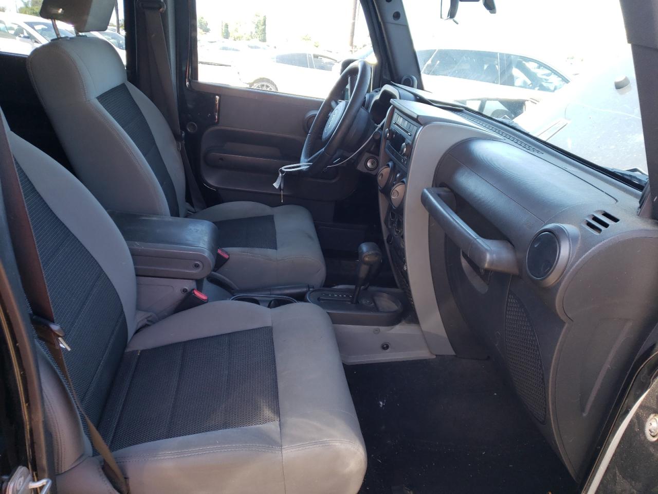 Photo 5 from auction – 2010 JEEP WRANGLER U with VIN 1J4BA3H14AL118910