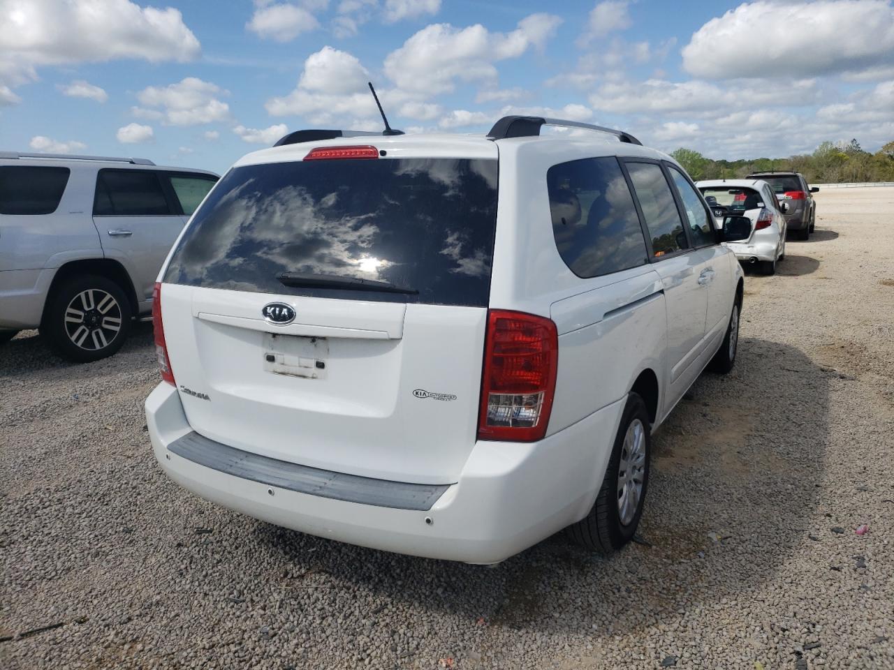 Photo 4 from auction – 2011 KIA SEDONA LX with VIN KNDMG4C72B6403815