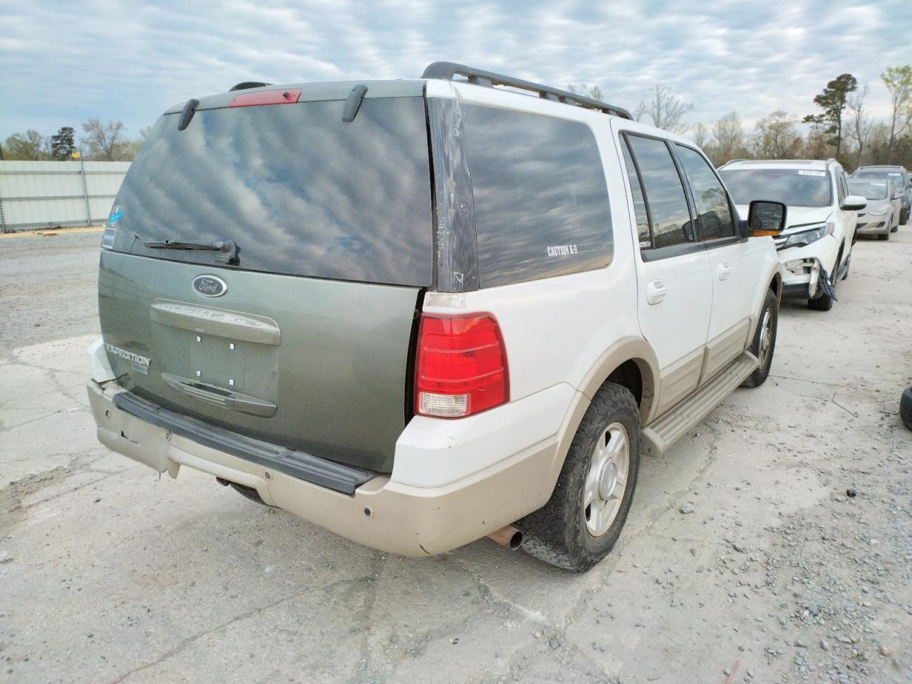 Photo 4 from auction – 2006 FORD EXPEDITION with VIN 1FMFU17576LB01013