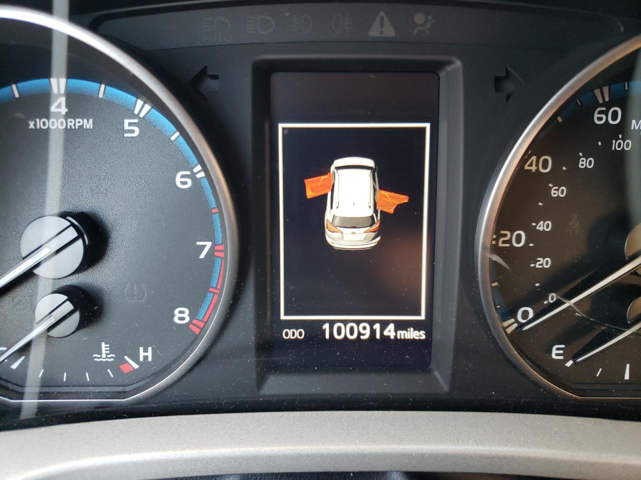 Photo 8 from auction – 2018 TOYOTA RAV4 LE with VIN 2T3ZFREVXJW452680