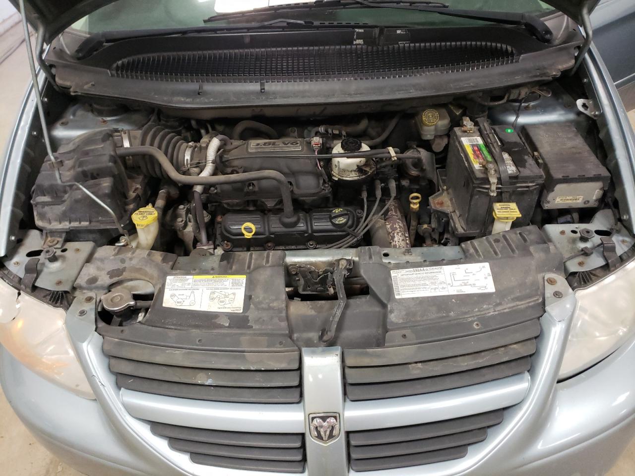 Photo 7 from auction – 2006 DODGE GRAND CARA with VIN 2D4GP44L56R659893