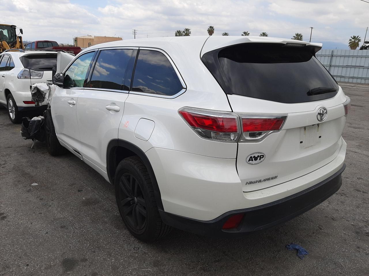 Photo 3 from auction – 2016 TOYOTA HIGHLANDER with VIN 5TDZKRFH8GS145054