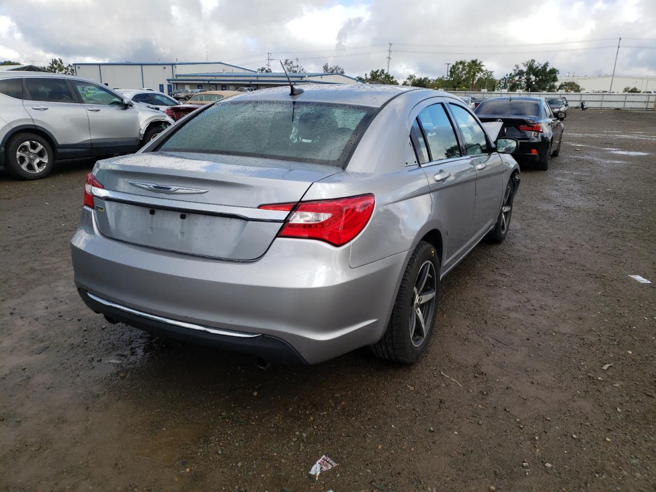 Photo 4 from auction – 2014 CHRYSLER 200 TOURIN with VIN 1C3CCBBG1EN115182
