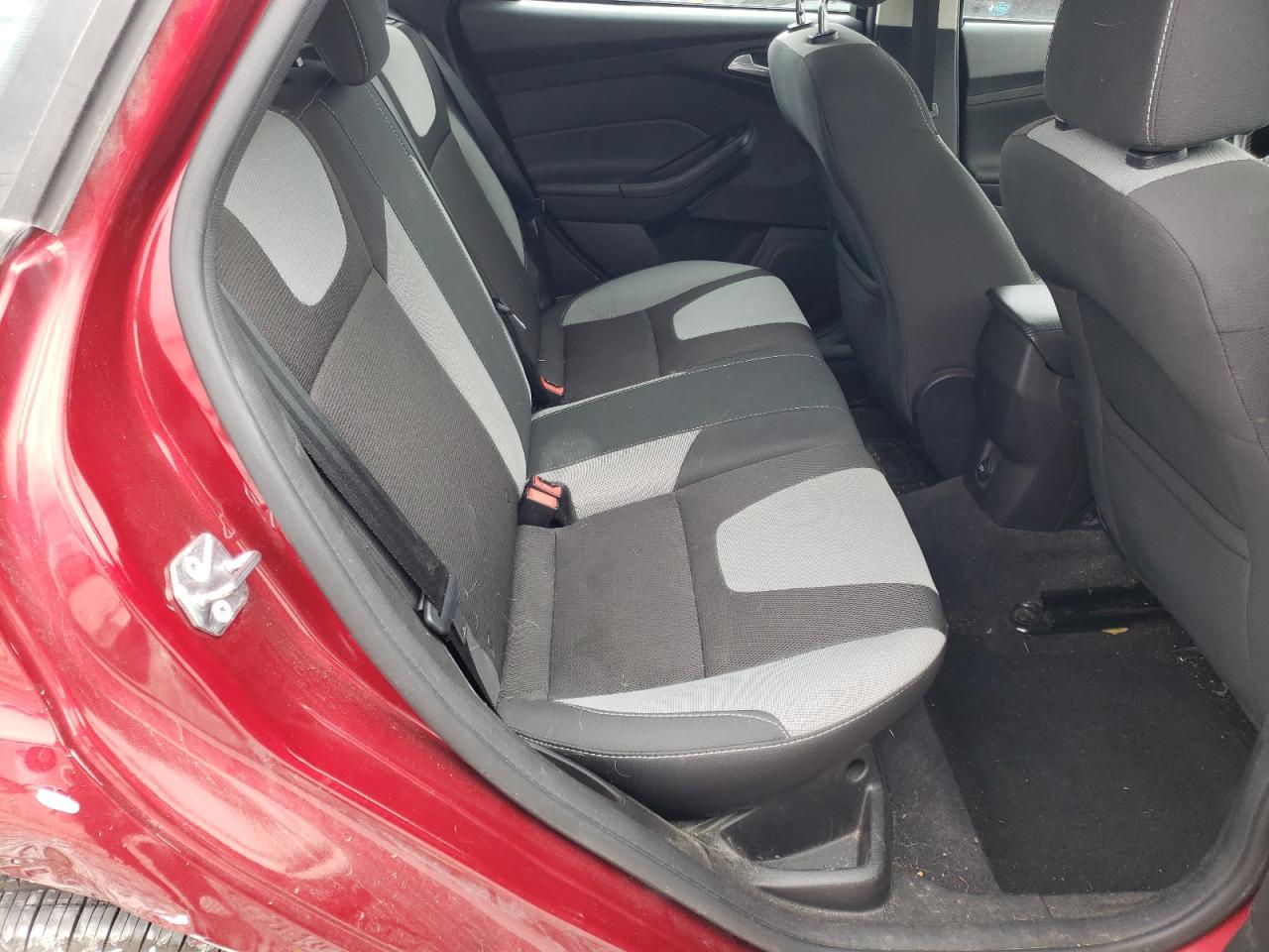 Photo 6 from auction – 2014 FORD FOCUS SE with VIN 1FADP3K21EL438549