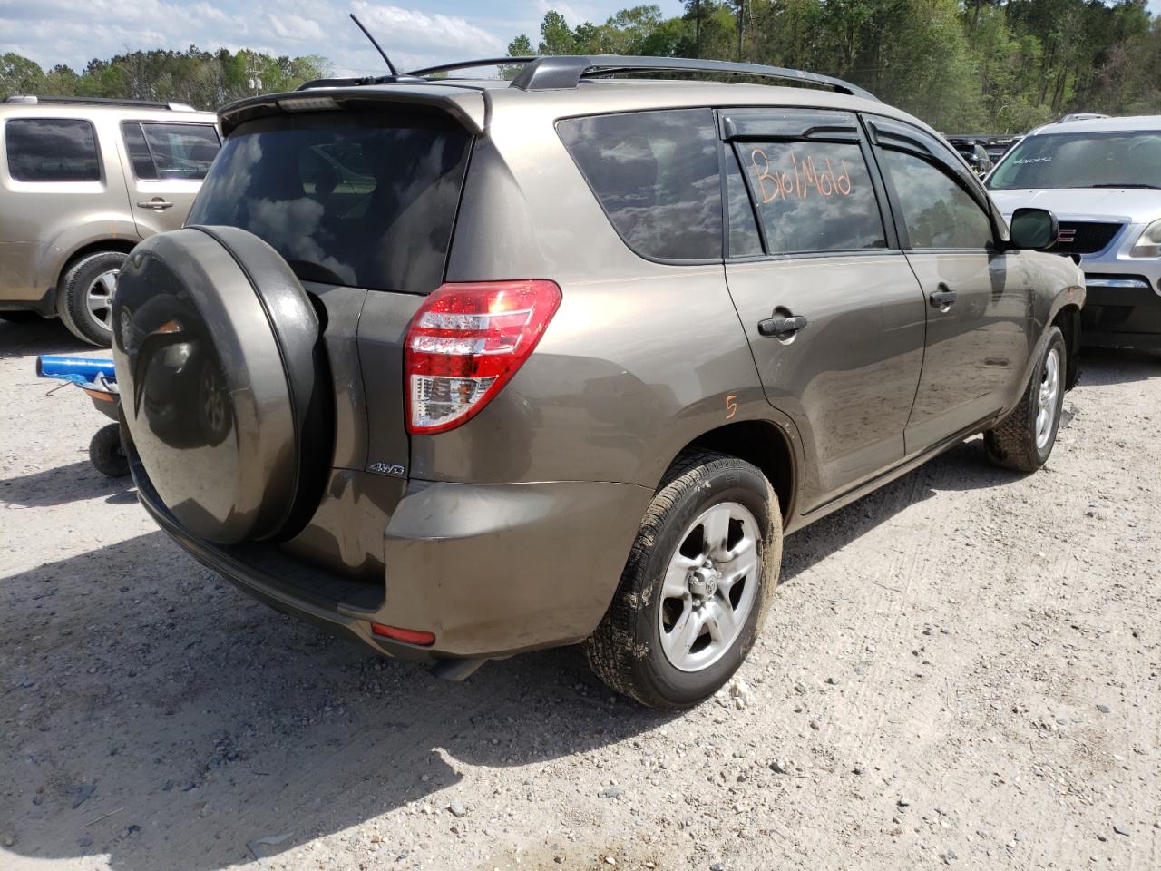 Photo 4 from auction – 2010 TOYOTA RAV4 with VIN JTMBF4DV0AD035507