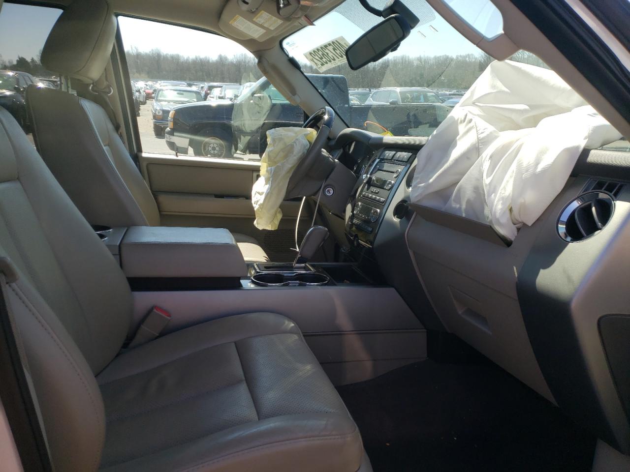 Photo 5 from auction – 2012 FORD EXPEDITION with VIN 1FMJU1K52CEF41707