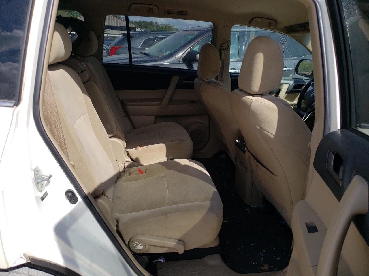 Photo 6 from auction – 2013 TOYOTA HIGHLANDER with VIN 5TDZK3EHXDS099530