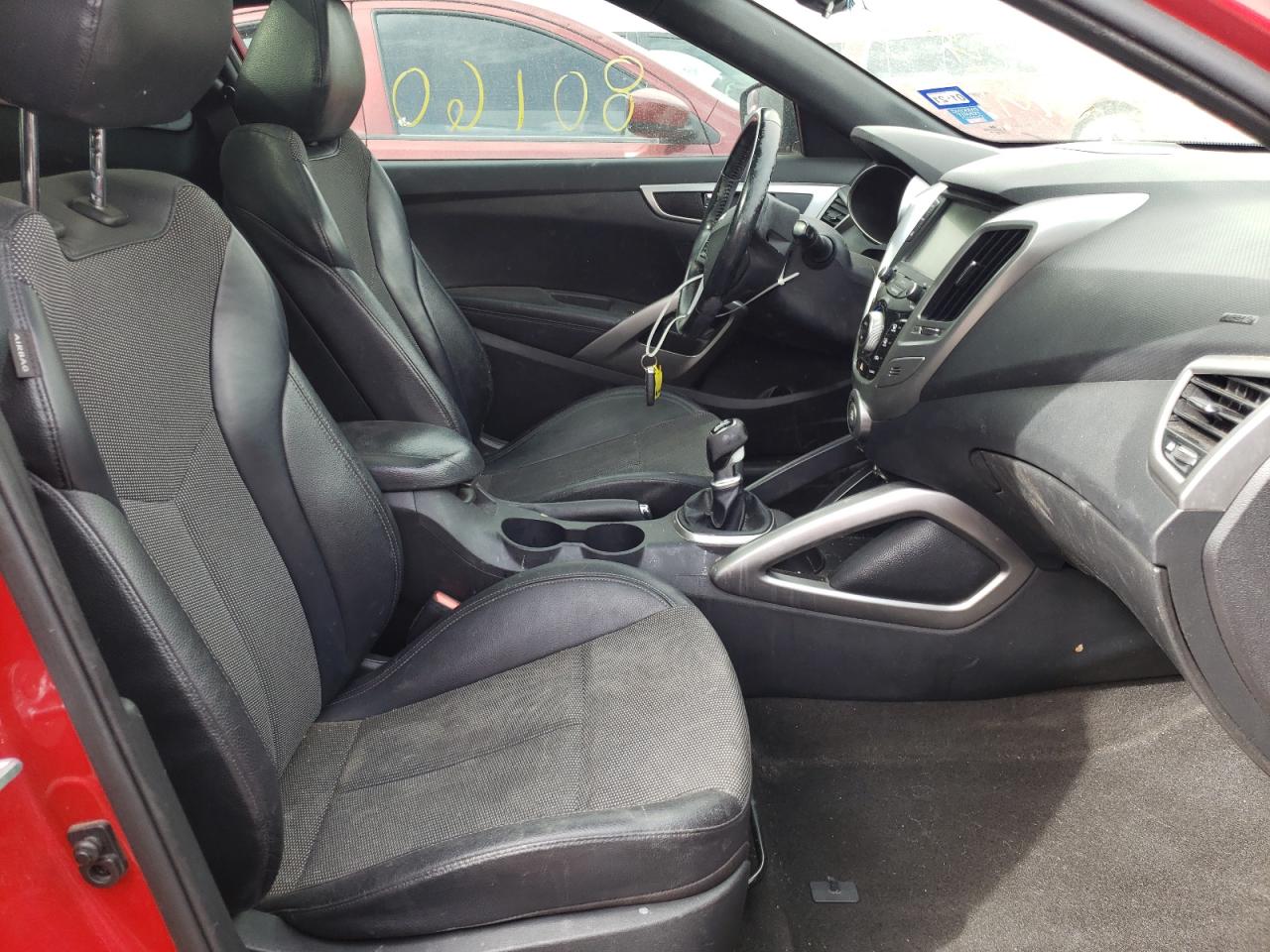 Photo 5 from auction – 2016 HYUNDAI VELOSTER with VIN KMHTC6AD6GU252939
