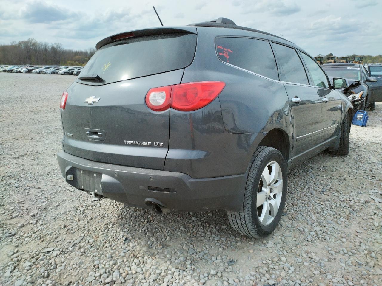 Photo 4 from auction – 2009 CHEVROLET TRAVERSE L with VIN 1GNER33D09S103701