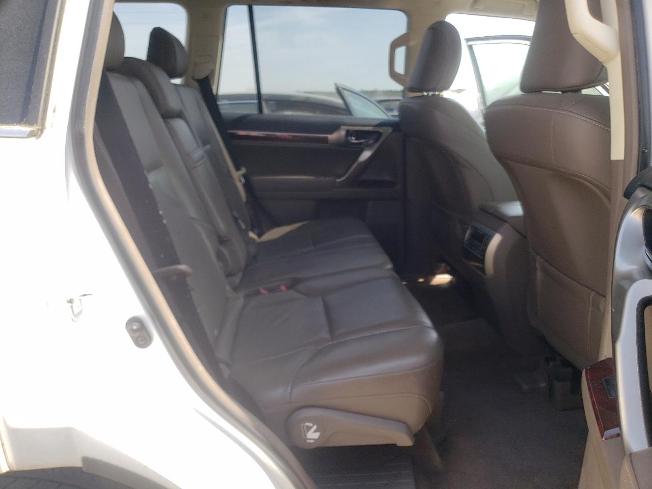 Photo 6 from auction – 2011 LEXUS GX 460 with VIN JTJBM7FX3B5020479