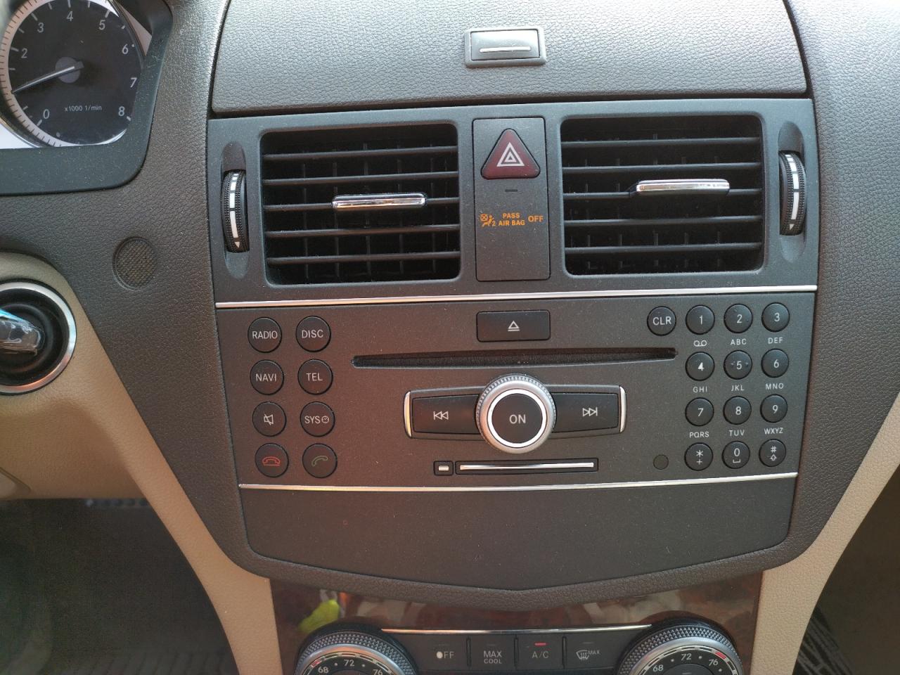 Photo 9 from auction – 2011 MERCEDES-BENZ C 300 with VIN WDDGF5EB7BF641382
