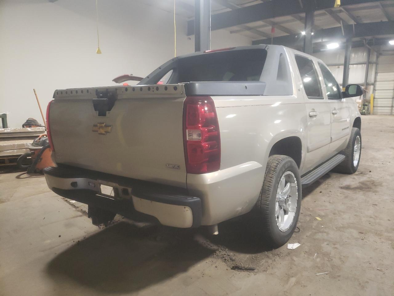 Photo 4 from auction – 2007 CHEVROLET AVALANCHE with VIN 3GNFK123X7G164483
