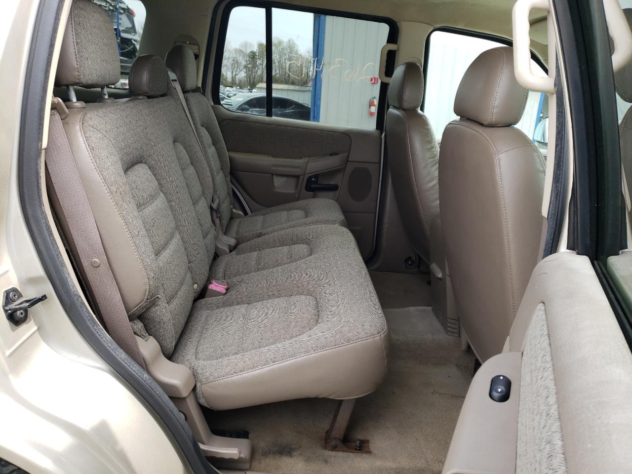 Photo 6 from auction – 2004 FORD EXPLORER X with VIN 1FMZU62K04UA08218