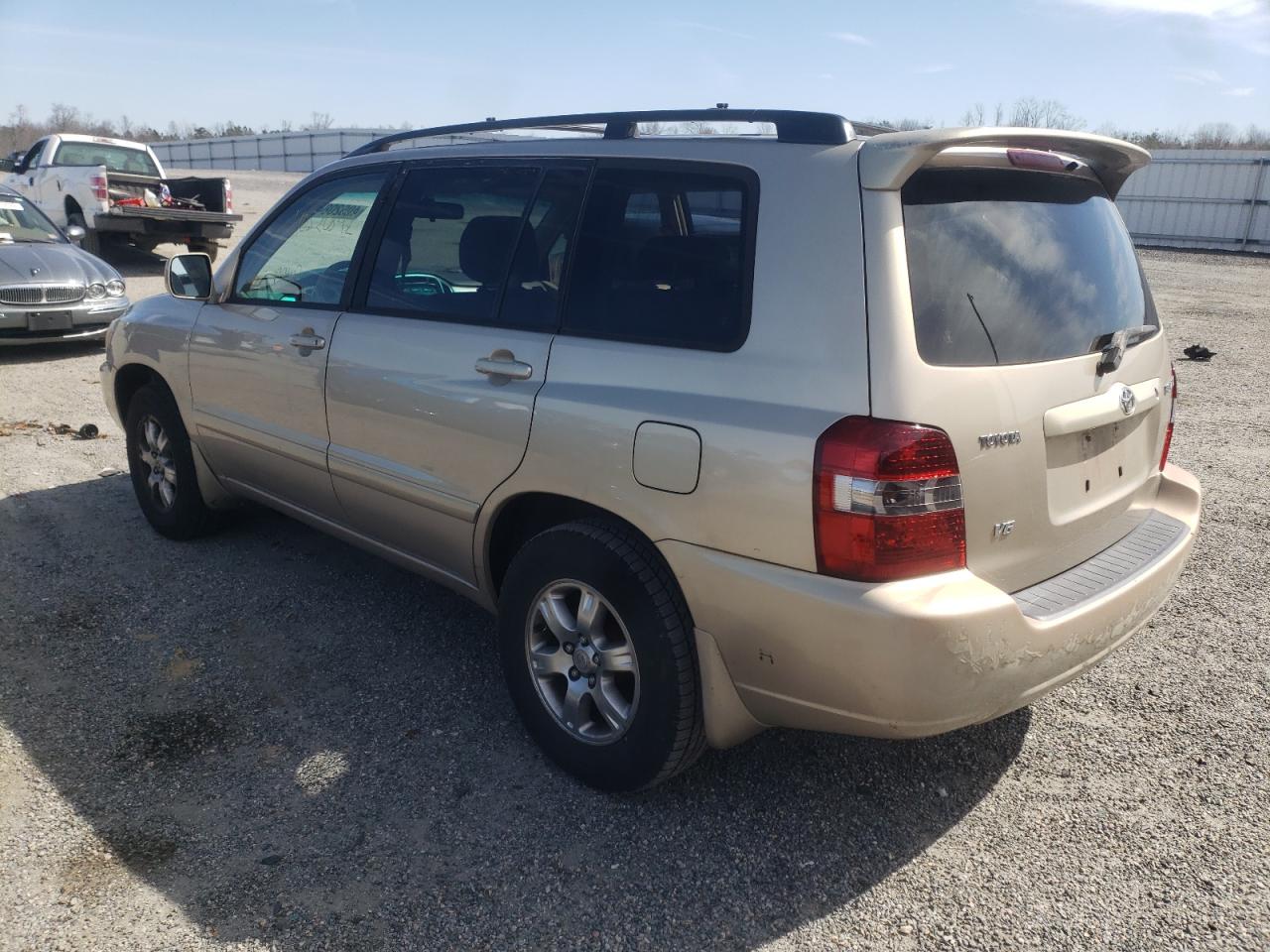 Photo 3 from auction – 2004 TOYOTA HIGHLANDER with VIN JTEDP21A740014852