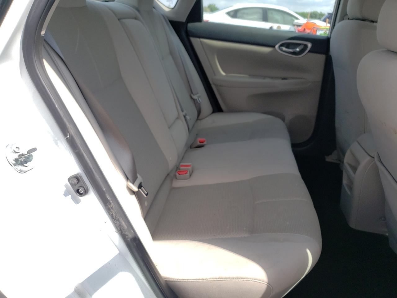 Photo 6 from auction – 2015 NISSAN SENTRA S with VIN 3N1AB7AP3FY291355