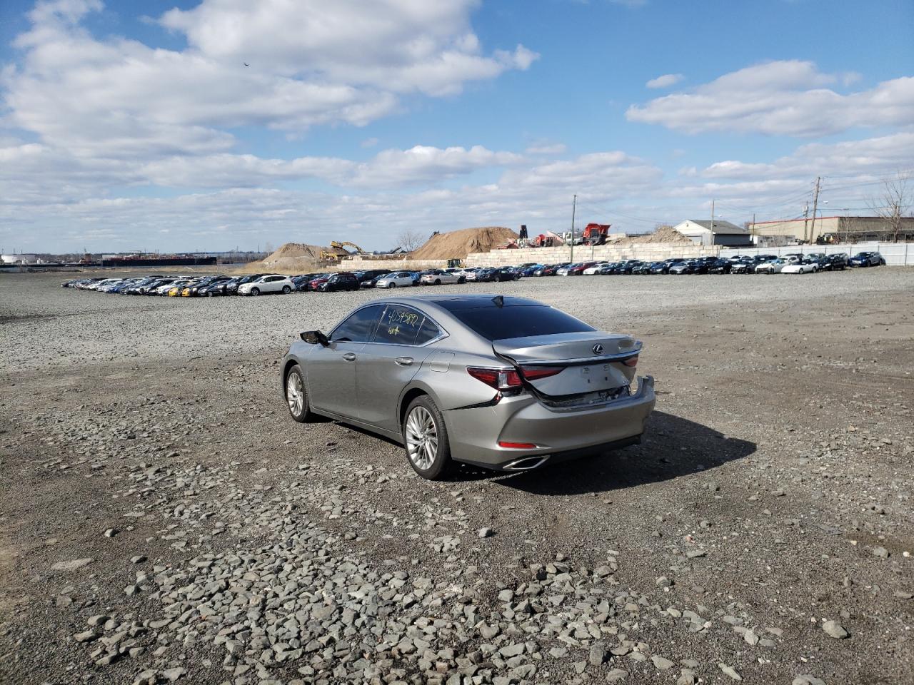 Photo 3 from auction – 2021 LEXUS ES350 with VIN 58AEZ1B13MU101981