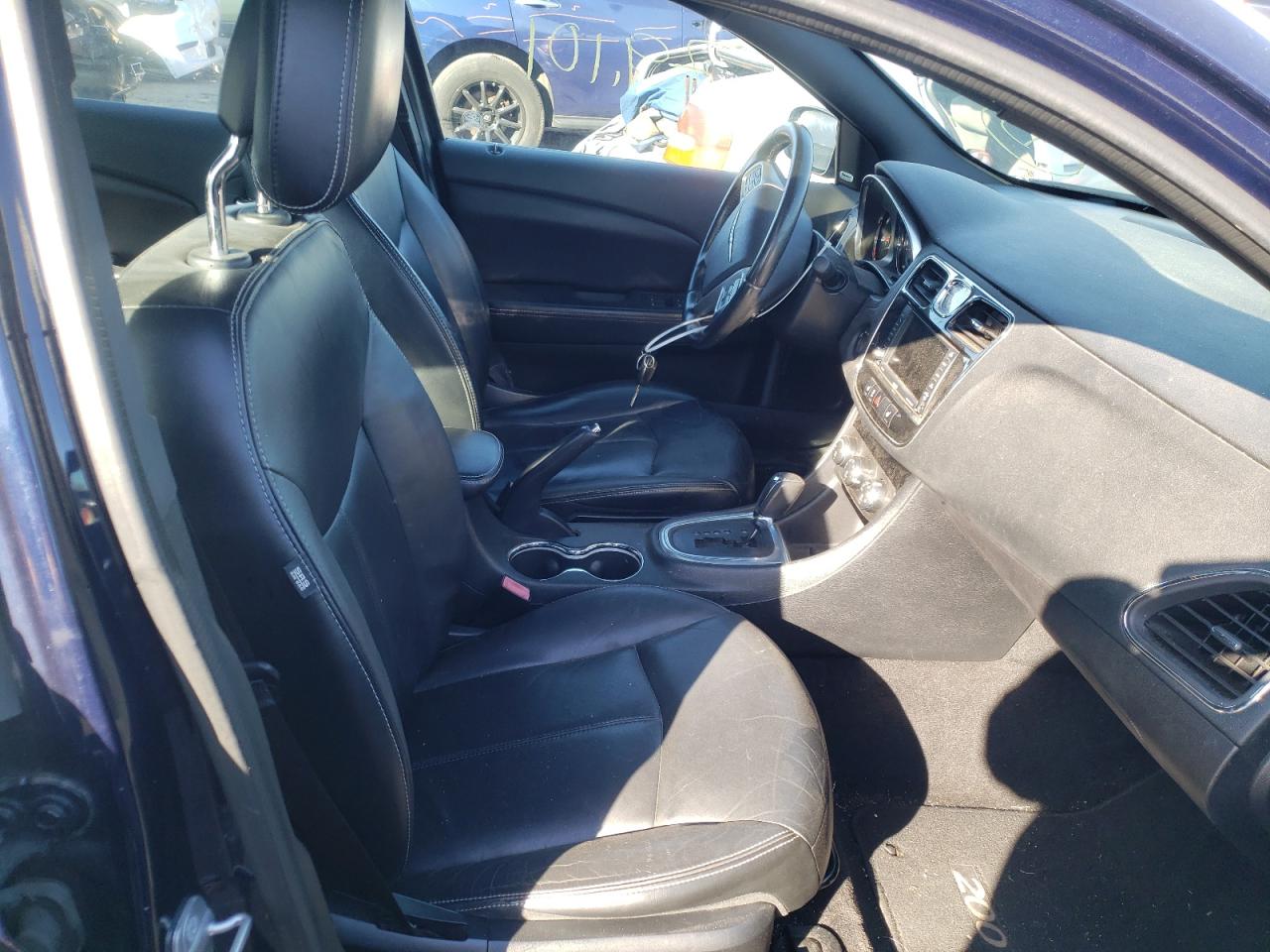 Photo 5 from auction – 2014 CHRYSLER 200 LIMITE with VIN 1C3CCBCGXEN183818