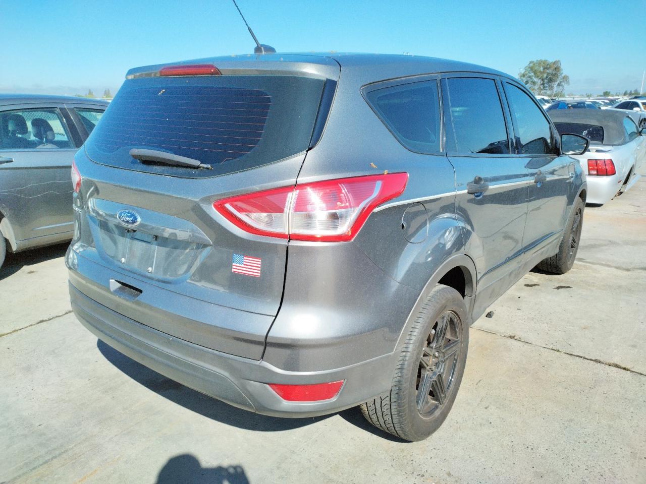 Photo 4 from auction – 2014 FORD ESCAPE S with VIN 1FMCU0F74EUD51415