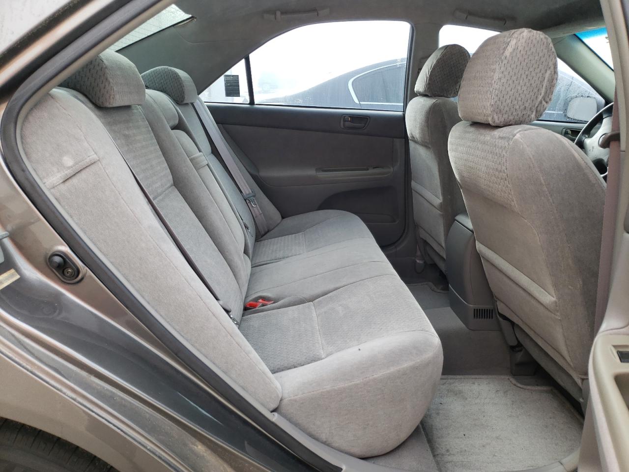 Photo 6 from auction – 2002 TOYOTA CAMRY LE with VIN 4T1BE32K92U513751