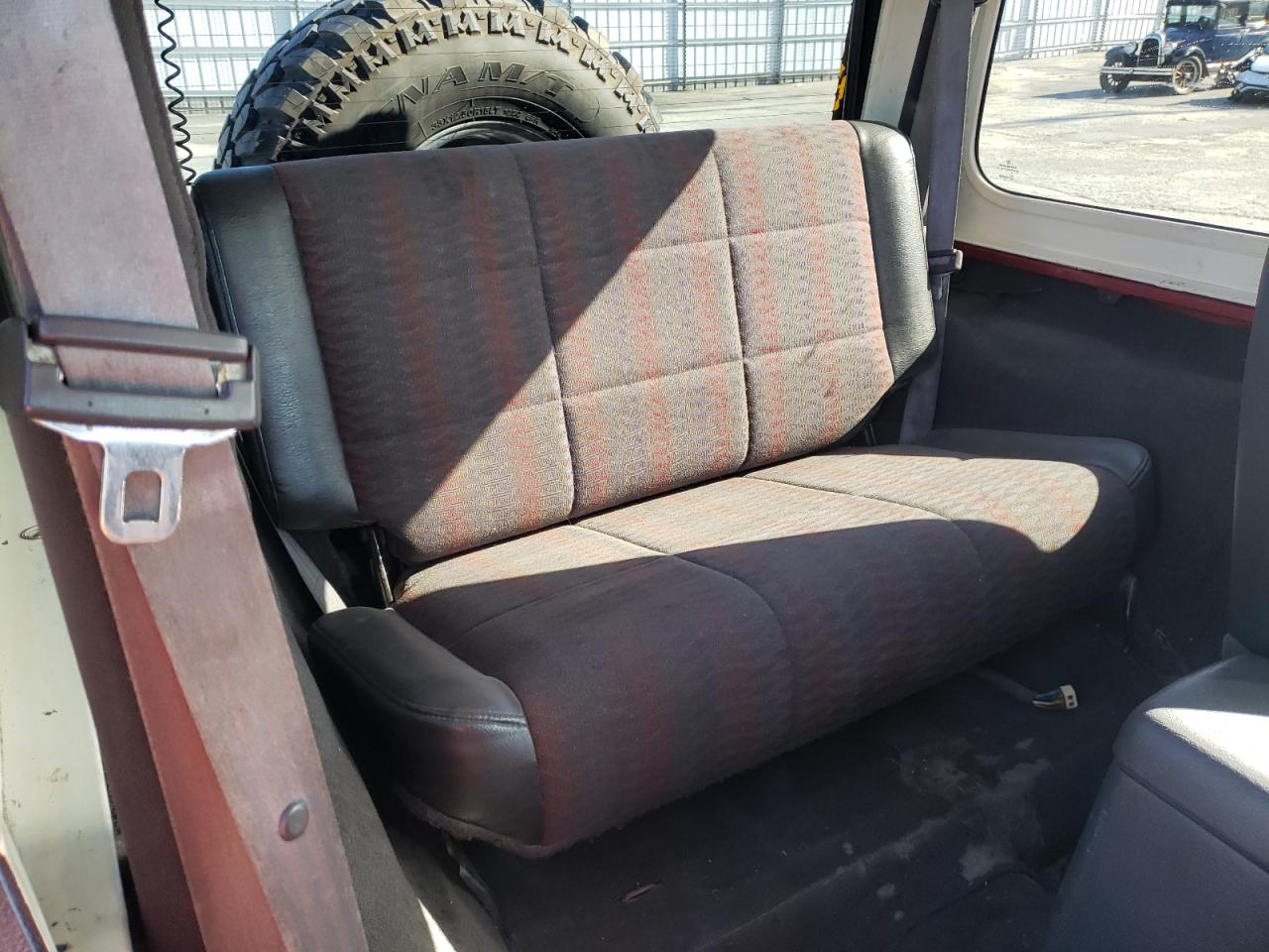 Photo 6 from auction – 1999 JEEP WRANGLER / with VIN 1J4FY19S6XP416854