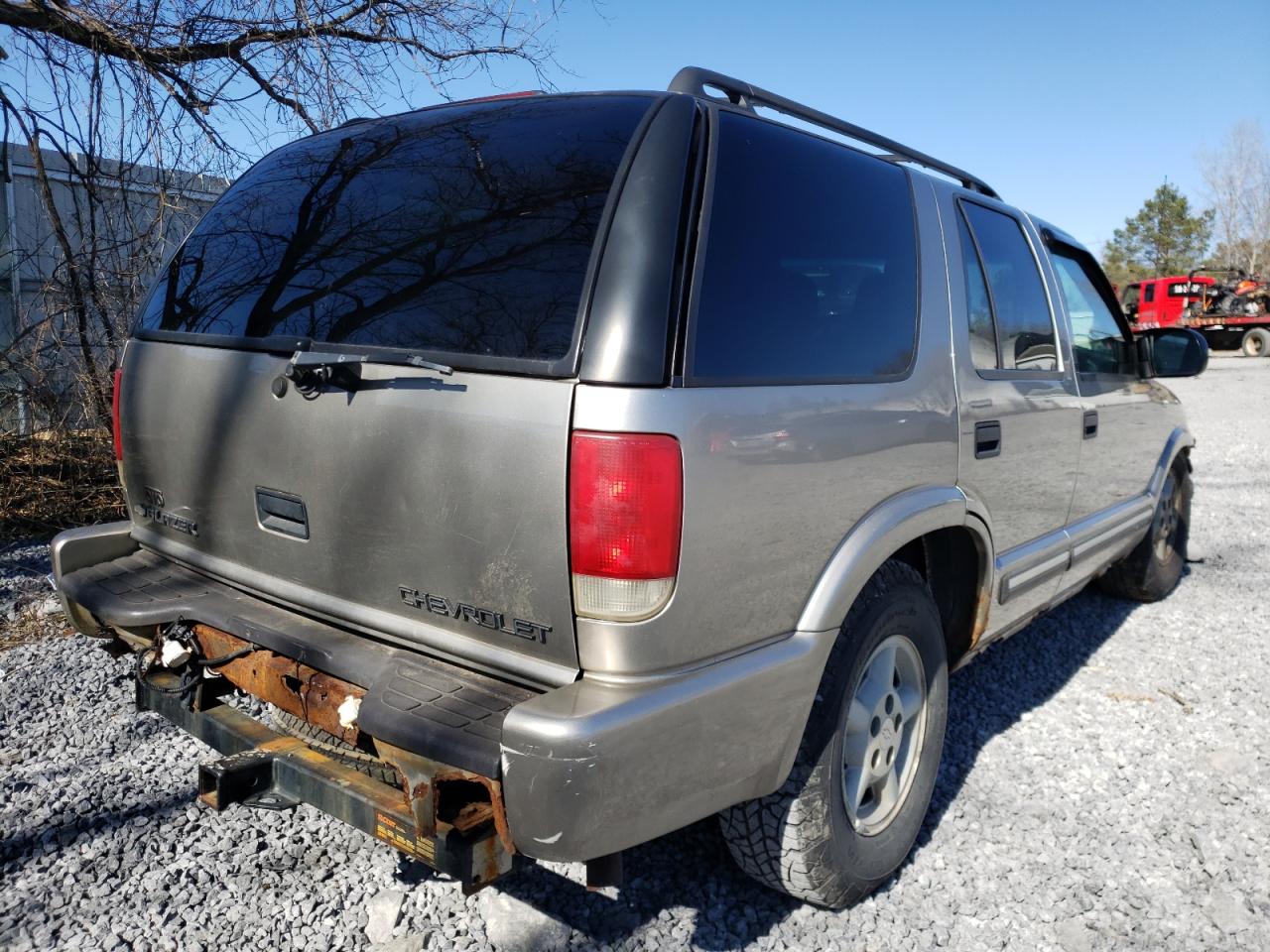 Photo 4 from auction – 2001 CHEVROLET BLAZER with VIN 1GNDT13WX12176128