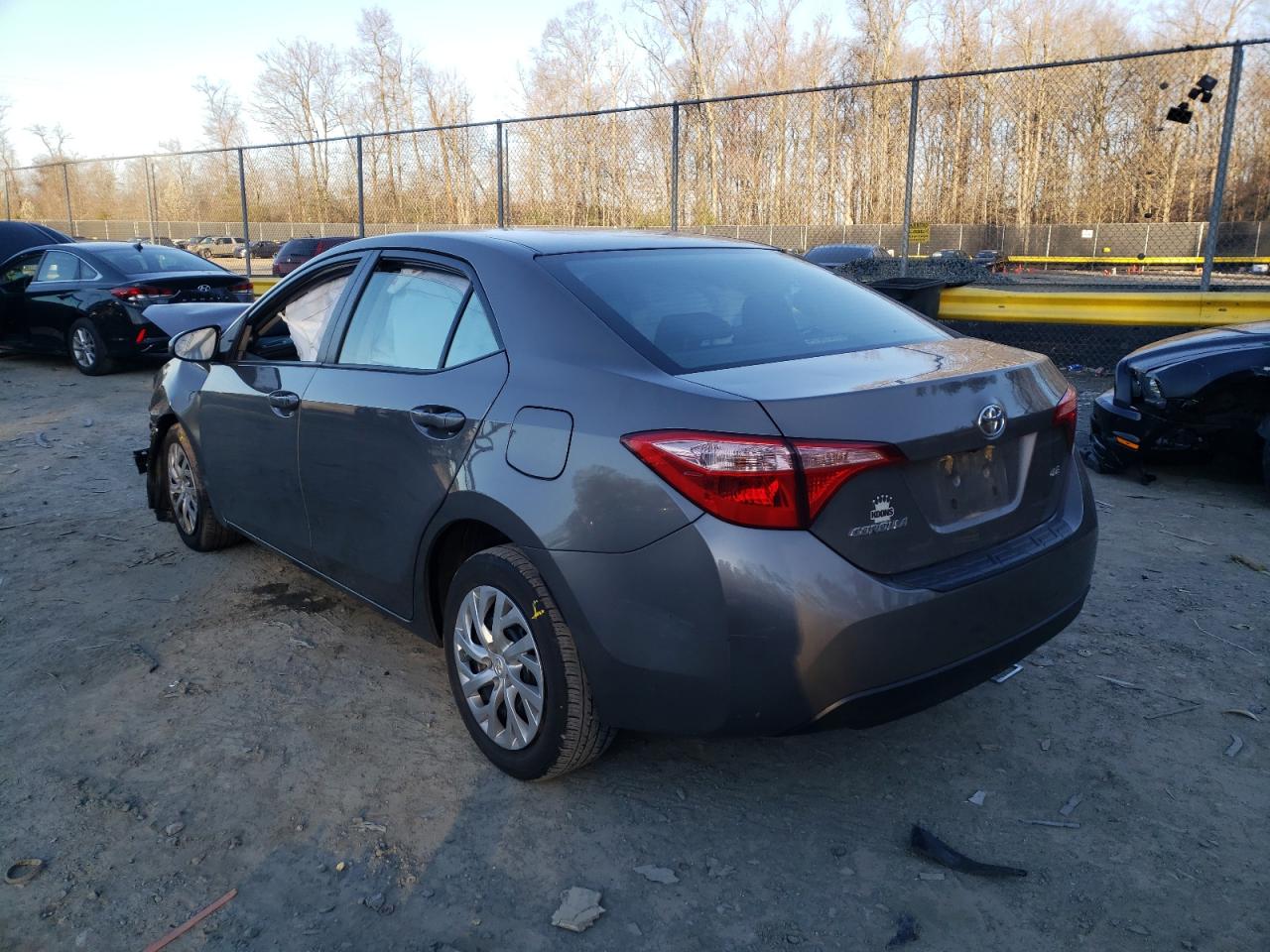 Photo 3 from auction – 2018 TOYOTA COROLLA L with VIN 2T1BURHE6JC095687