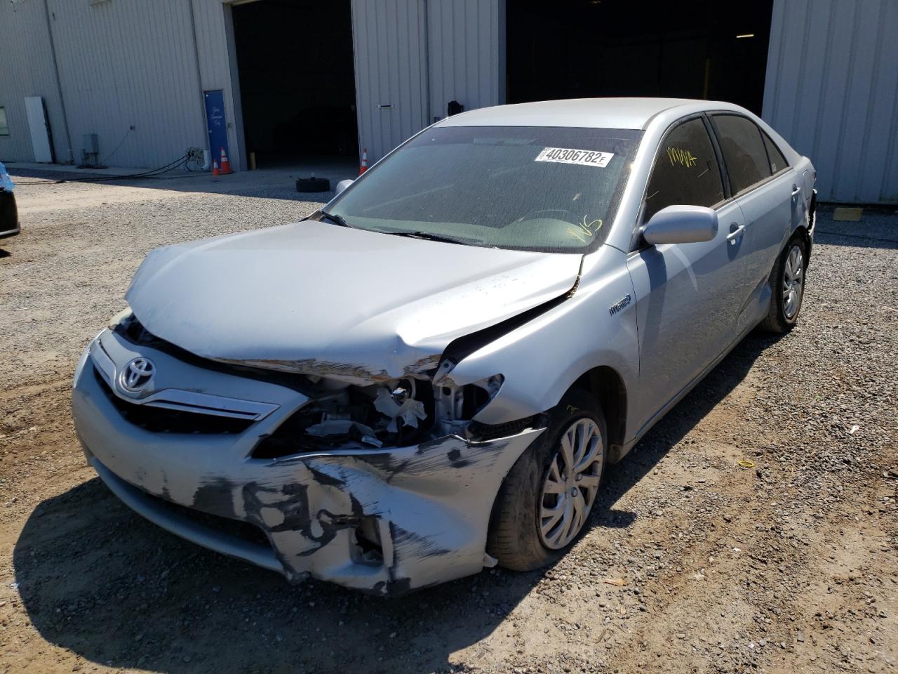 Photo 2 from auction – 2011 TOYOTA CAMRY HYBR with VIN 4T1BB3EK9BU139663