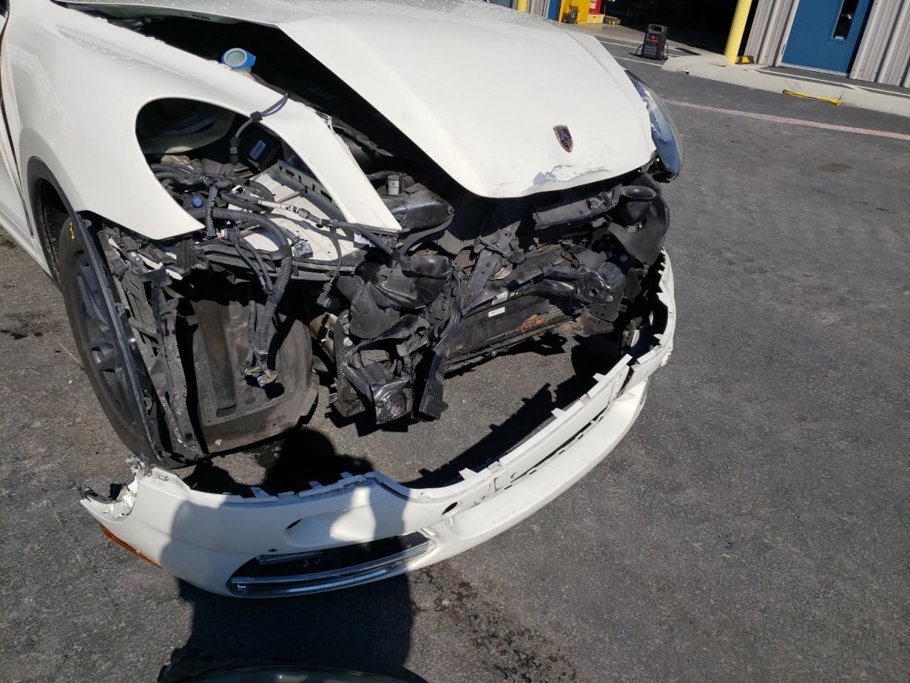 Photo 9 from auction – 2011 PORSCHE CAYENNE S with VIN WP1AB2A24BLA42424