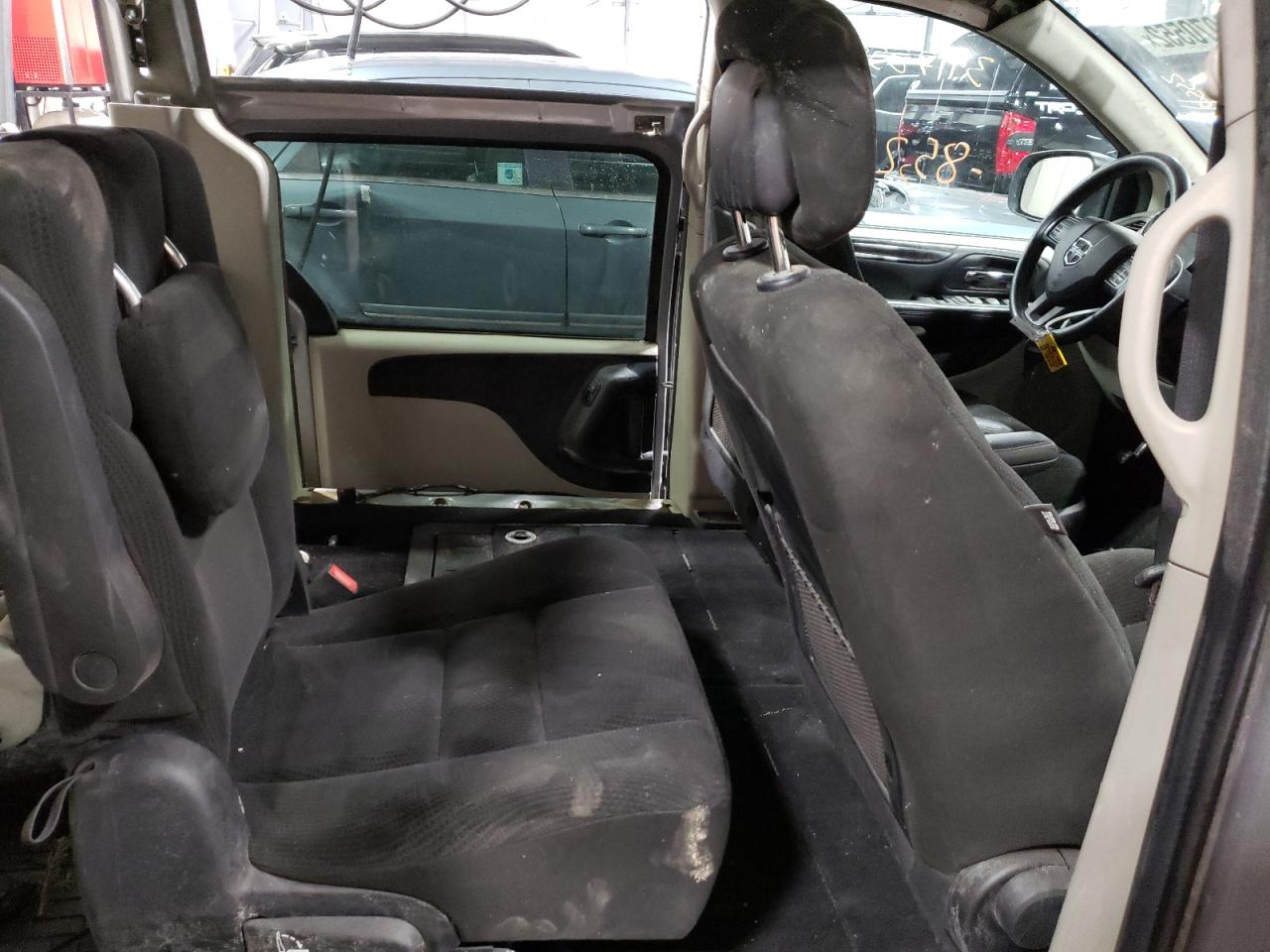 Photo 6 from auction – 2017 DODGE GRAND CARA with VIN 2C4RDGBG0HR574971