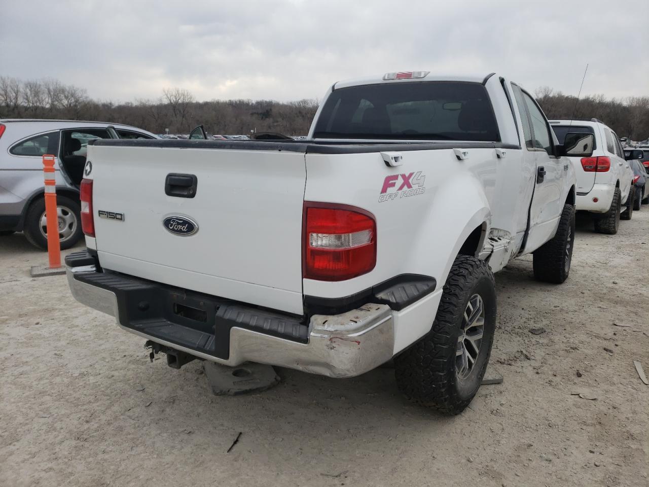 Photo 4 from auction – 2005 FORD F150 with VIN 1FTRF04515KD02162