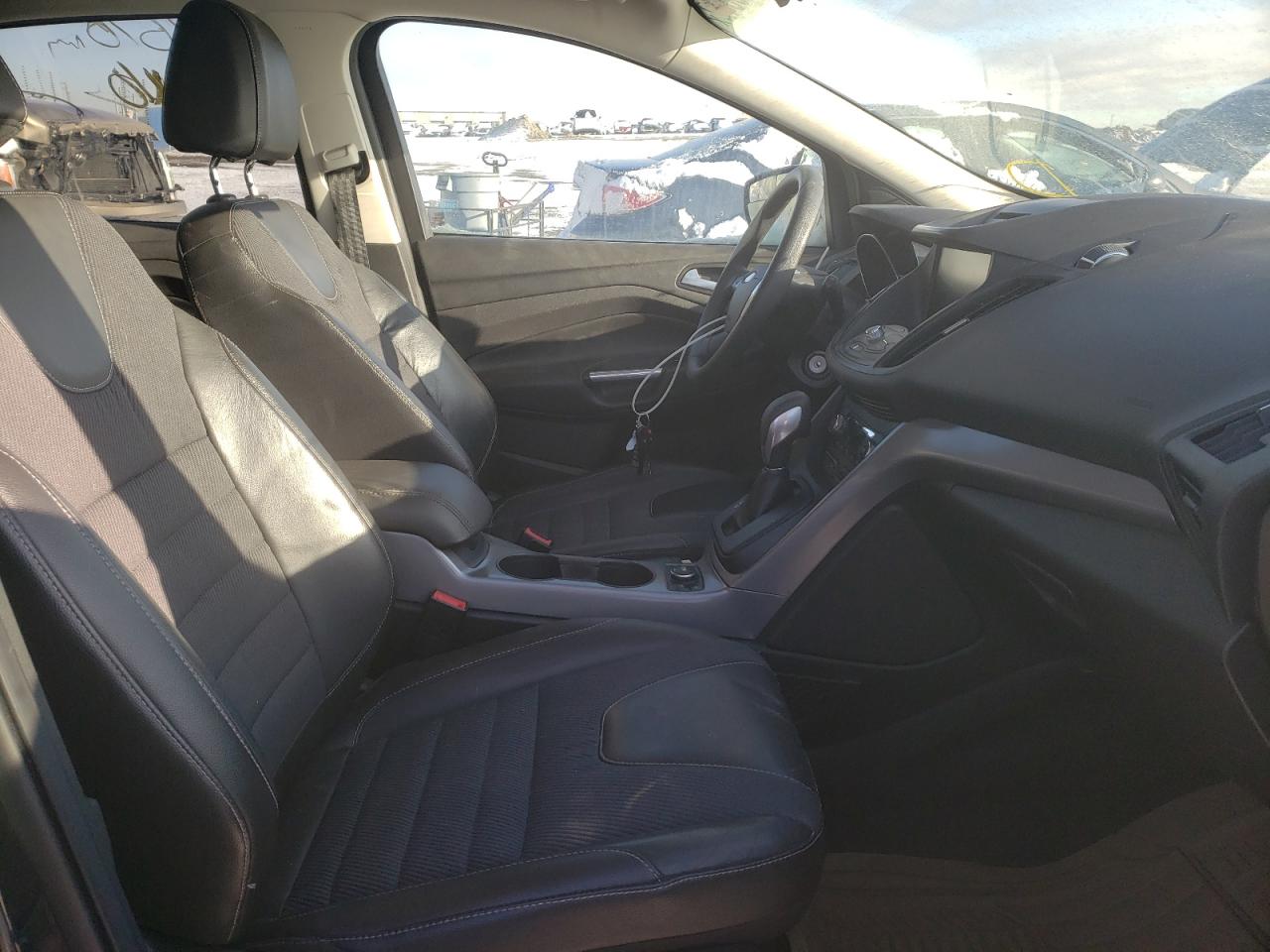 Photo 5 from auction – 2015 FORD ESCAPE SE with VIN 1FMCU9G95FUB85220