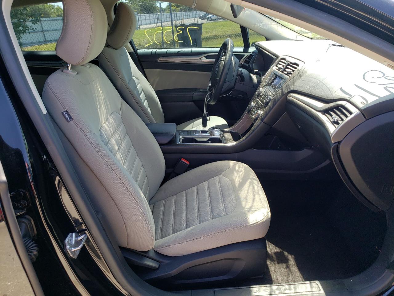 Photo 5 from auction – 2017 FORD FUSION S with VIN 3FA6P0G74HR332985
