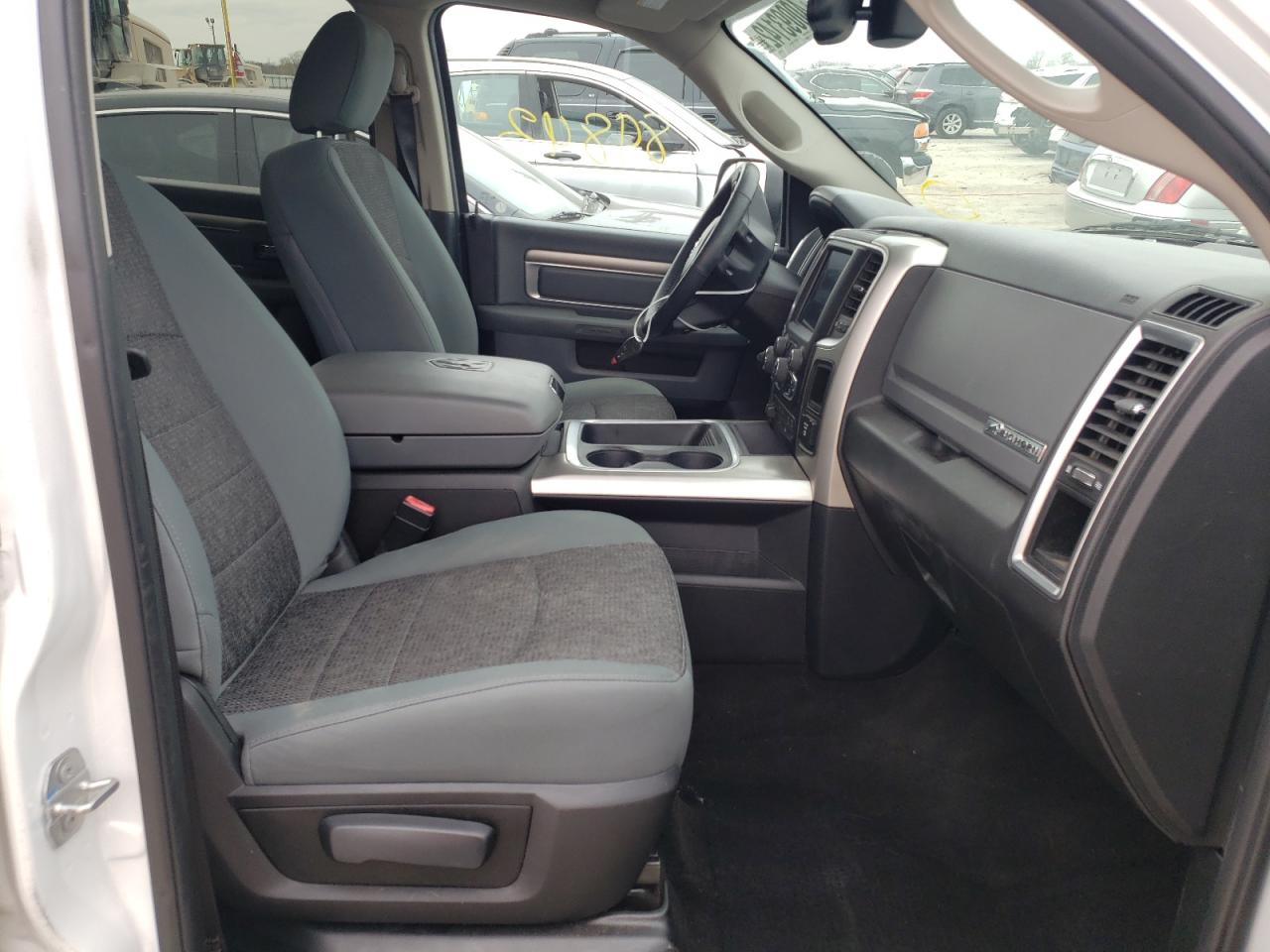 Photo 5 from auction – 2017 RAM 1500 SLT with VIN 3C6RR7LT8HG524037