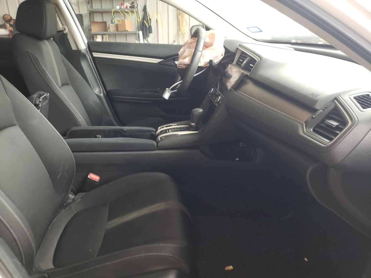 Photo 5 from auction – 2016 HONDA CIVIC EX with VIN 19XFC1F31GE030487