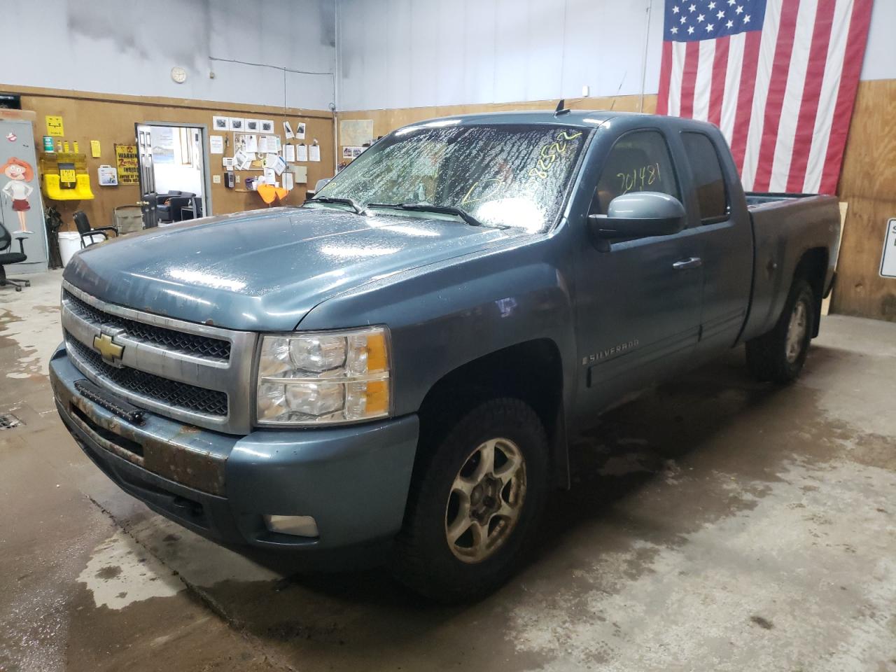 Photo 2 from auction – 2009 CHEVROLET SILVERADO with VIN 1GCEK39009Z276045